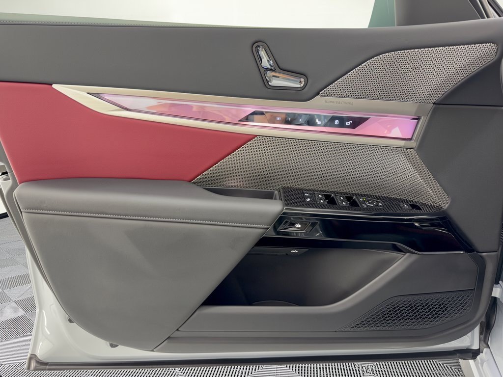 Certified 2026 BMW 740i RWD image 14