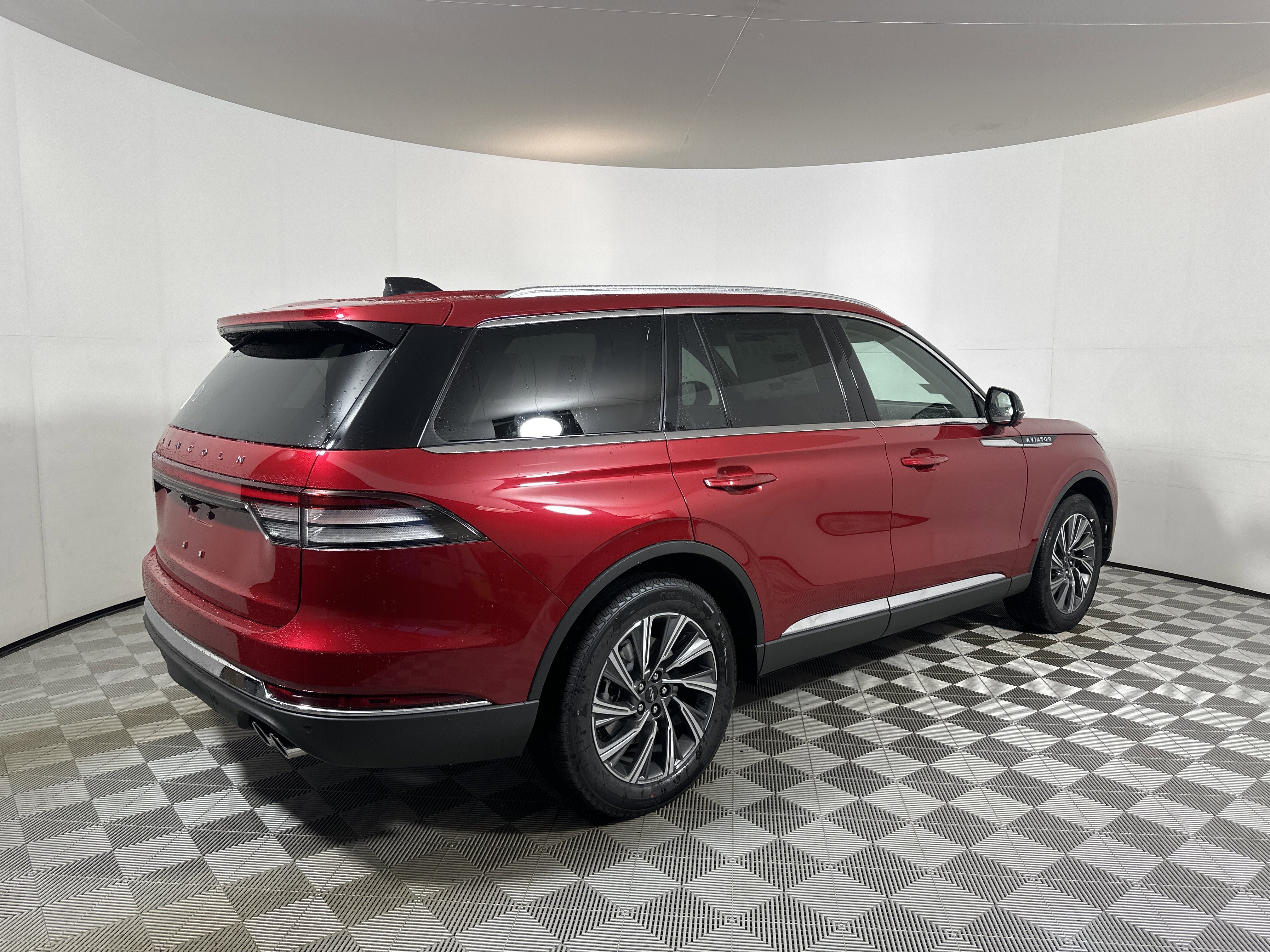 New 2025 Lincoln Aviator AWD w/ Equipment Group 101A image 7