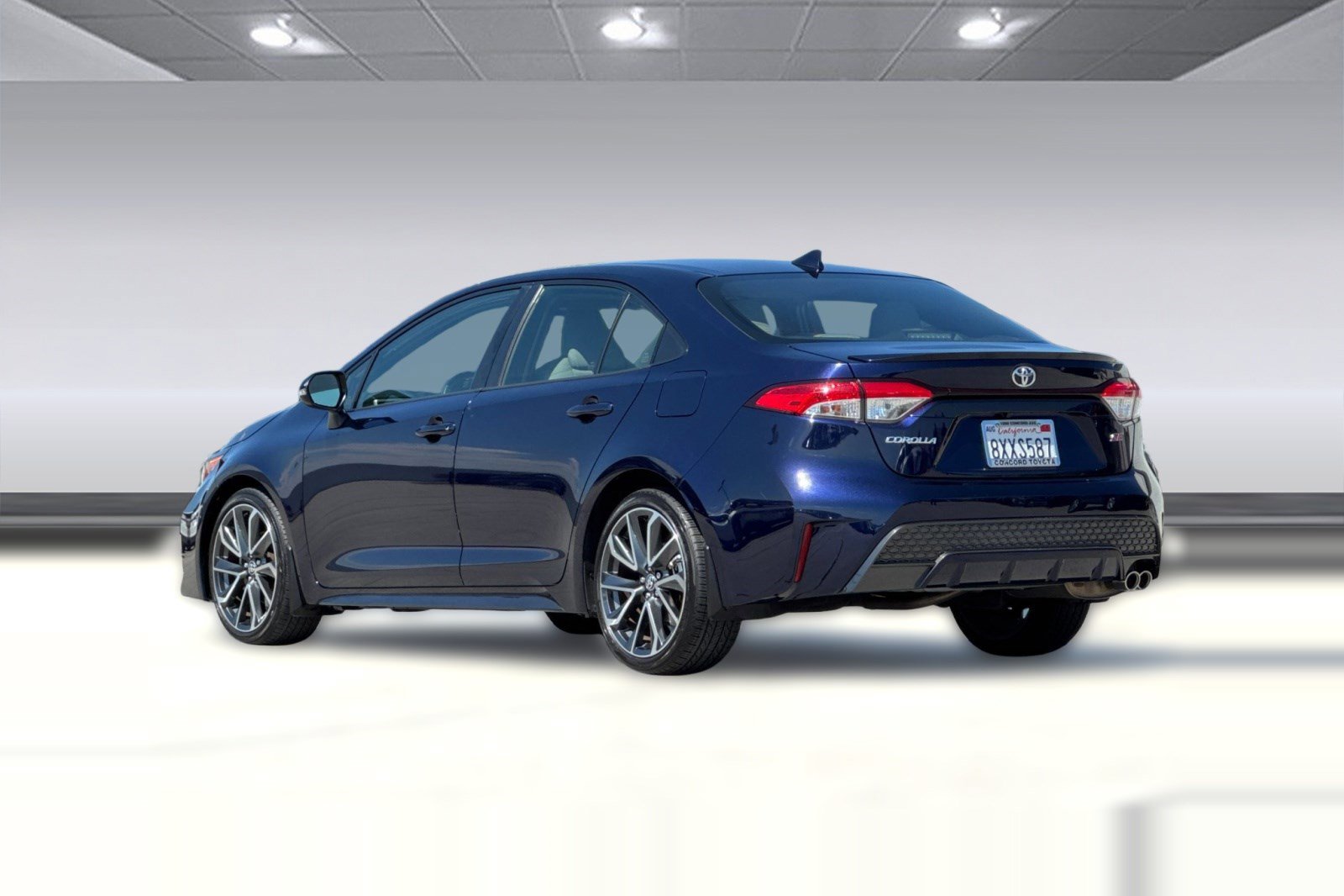 Used 2022 Toyota Corolla SE w/ SE Premium Package FWD image 7