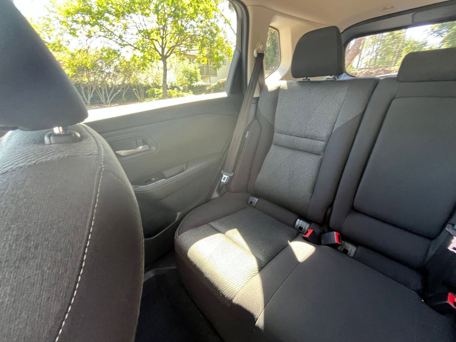 Used 2025 Nissan Rogue SV image 41