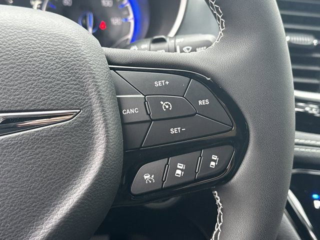 New 2026 Chrysler Pacifica Limited image 25