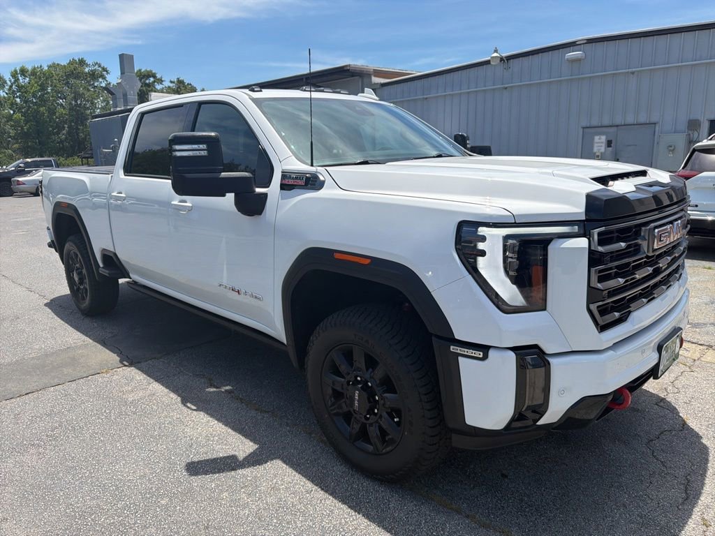 Used 2024 GMC Sierra 2500 AT4 w/ AT4 Premium Plus Package AWD/4WD image 3