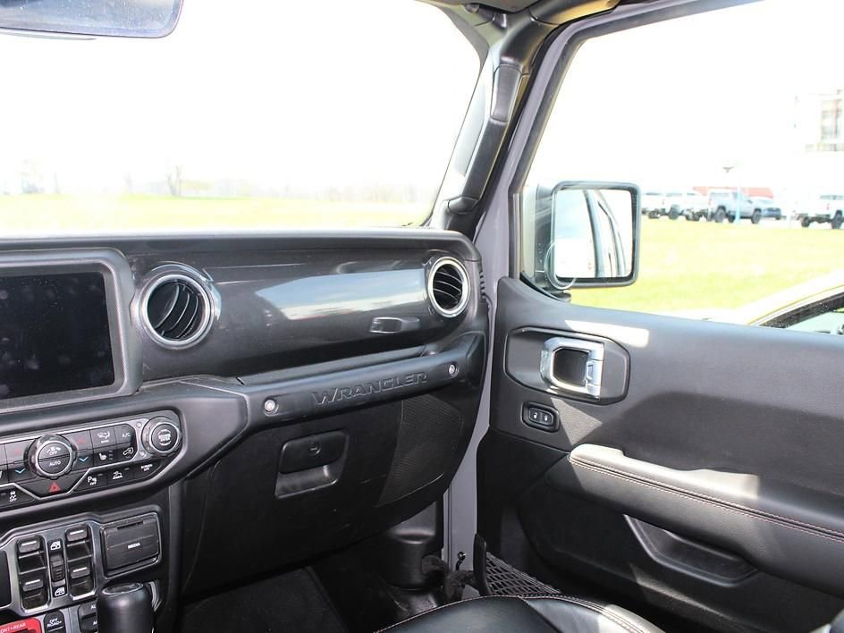 Used 2022 Jeep Wrangler Unlimited Rubicon w/ Xtreme Recon 35" Tire Package AWD/4WD image 31