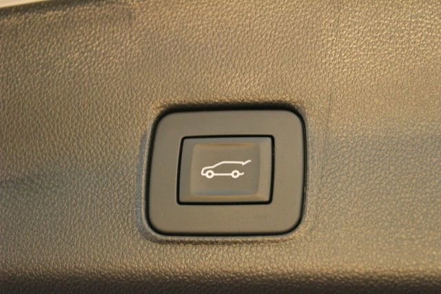 Used 2025 Chevrolet TrailBlazer LT w/ Convenience Package image 16