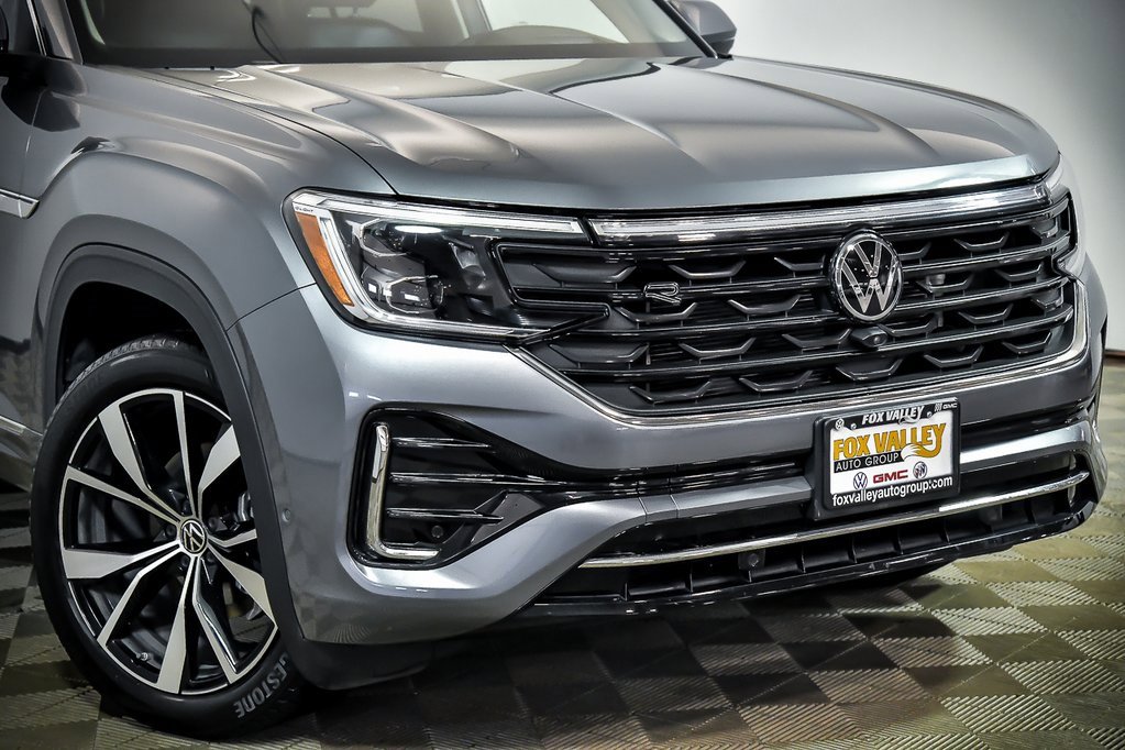 Certified 2025 Volkswagen Atlas SEL Premium R-Line image 2
