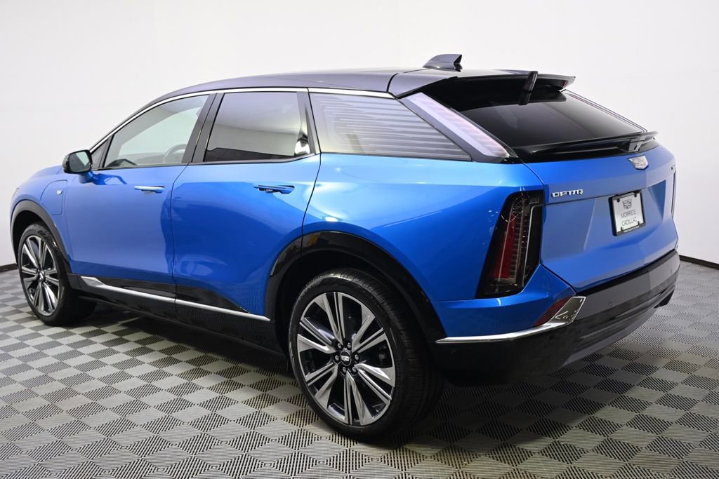 New 2026 Cadillac Optiq Luxury 2 AWD/4WD image 3