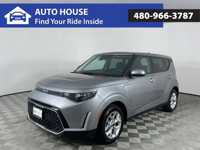 Used 2025 Kia Soul LX w/ LX Technology Package FWD image 1