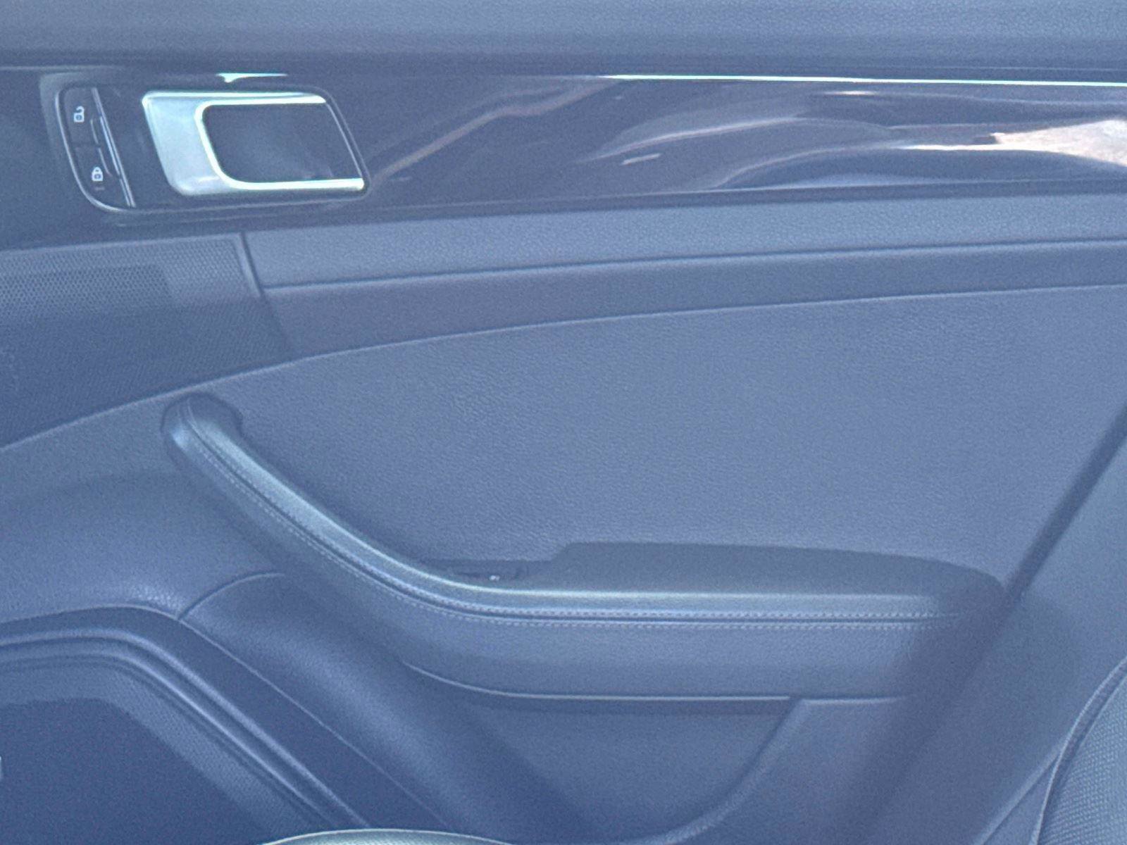 Used 2020 Porsche Panamera 4 image 13