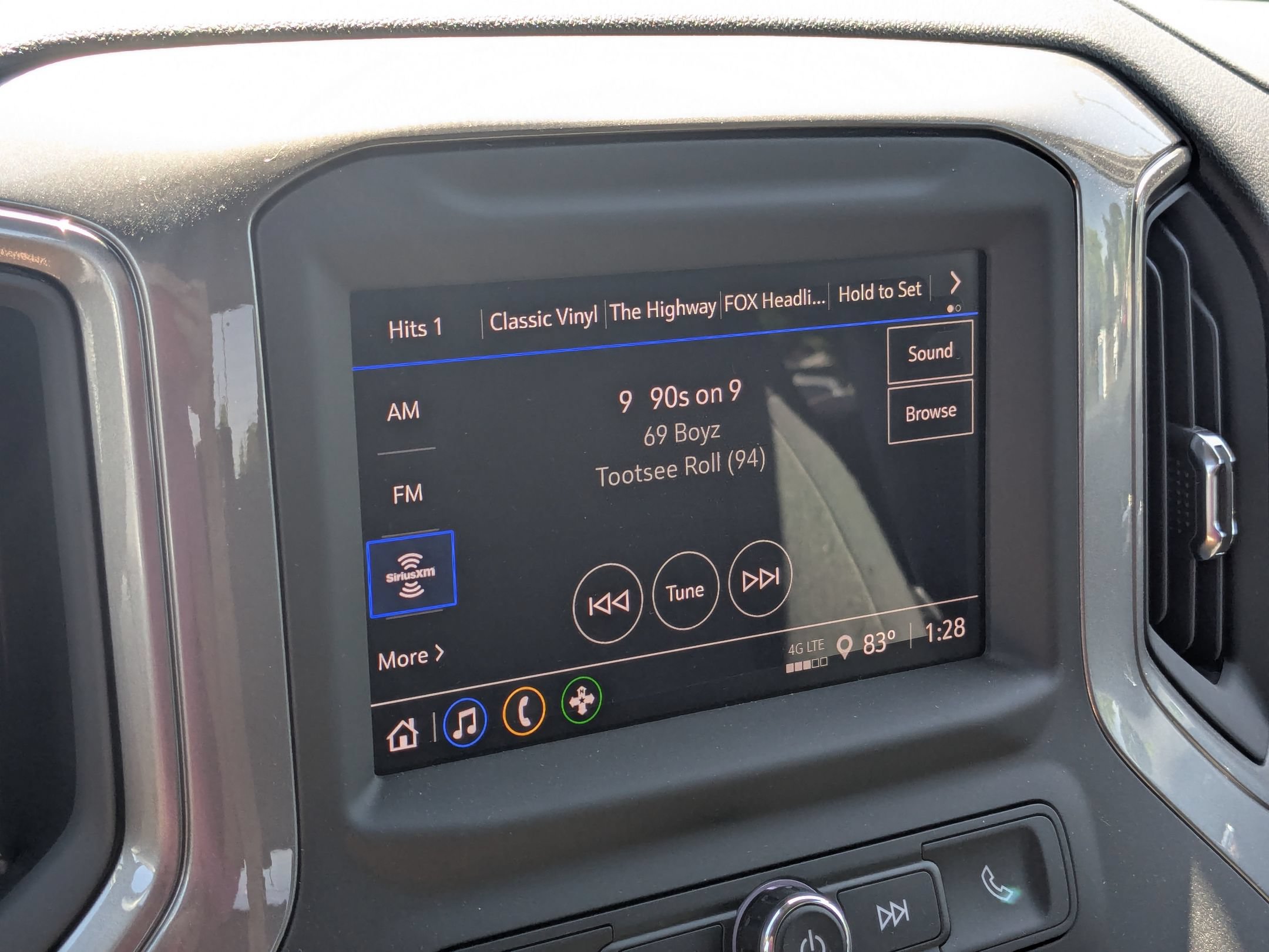 New 2025 Chevrolet Silverado 1500 Custom AWD/4WD image 12