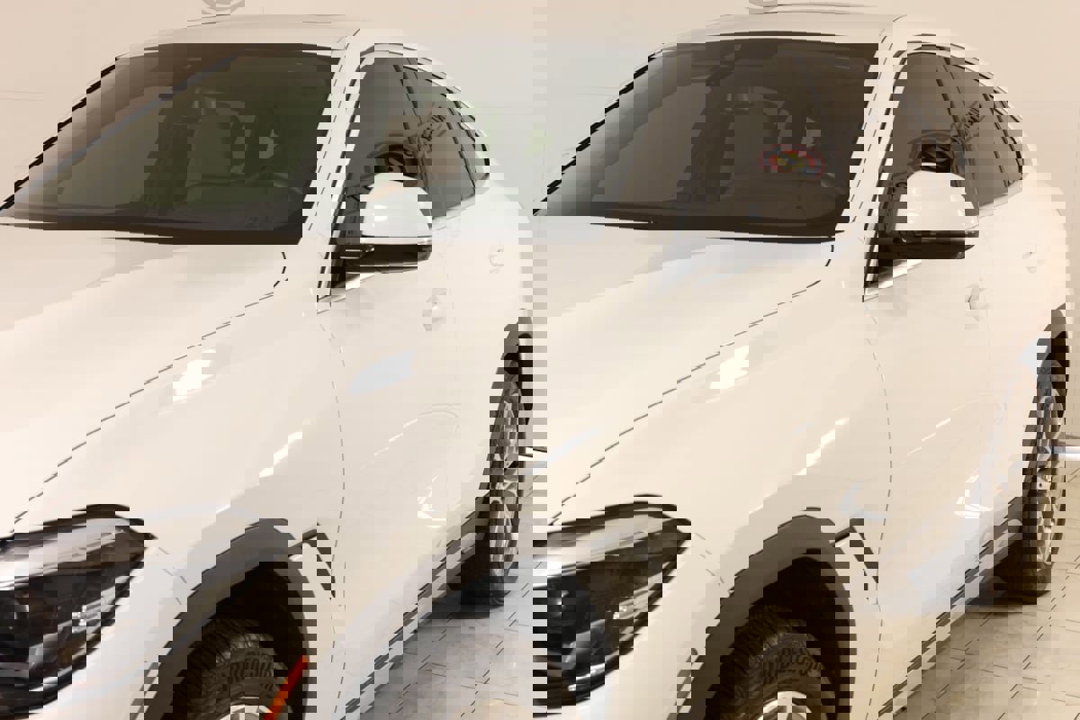 Used 2023 BMW X6 xDrive40i w/ Premium Package image 49