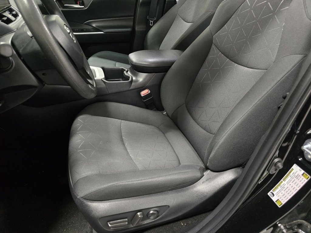 Used 2024 Toyota RAV4 XLE image 22