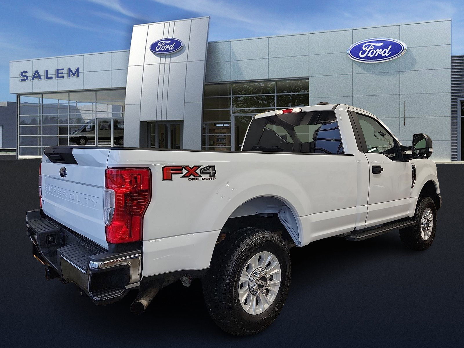 Used 2022 Ford F250 XL w/ STX Appearance Package image 4