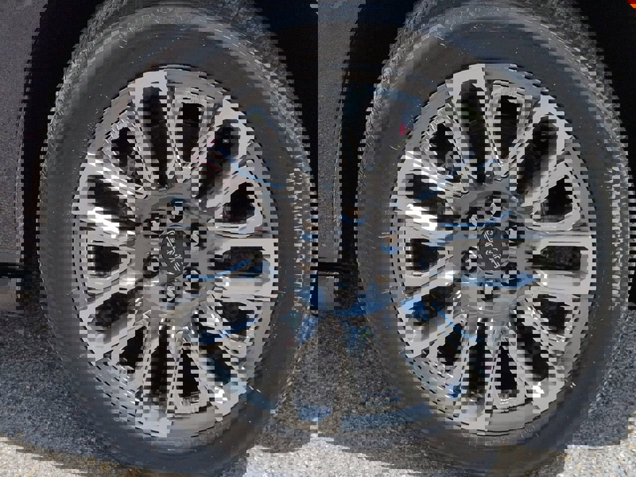 Used 2023 GMC Yukon Denali Ultimate image 11