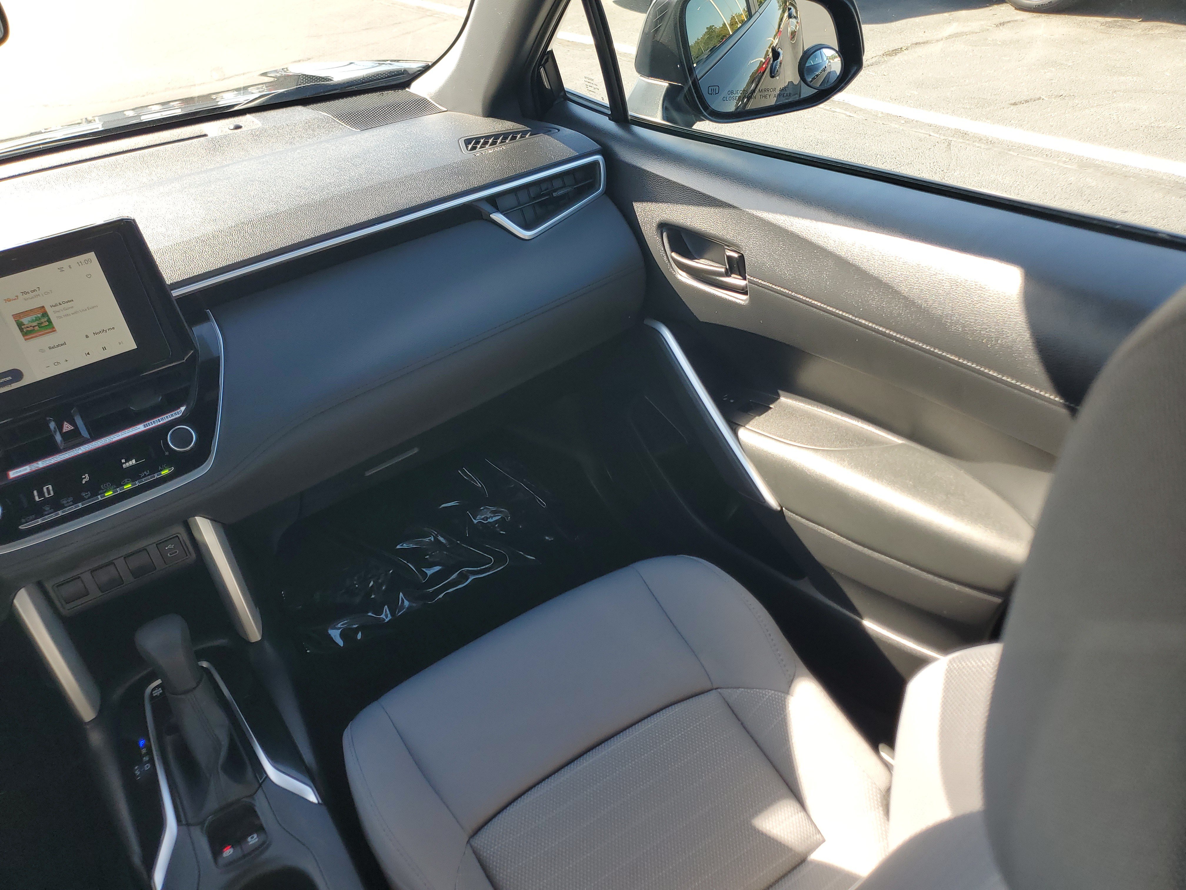Certified 2025 Toyota Corolla Cross AWD Hybrid image 15