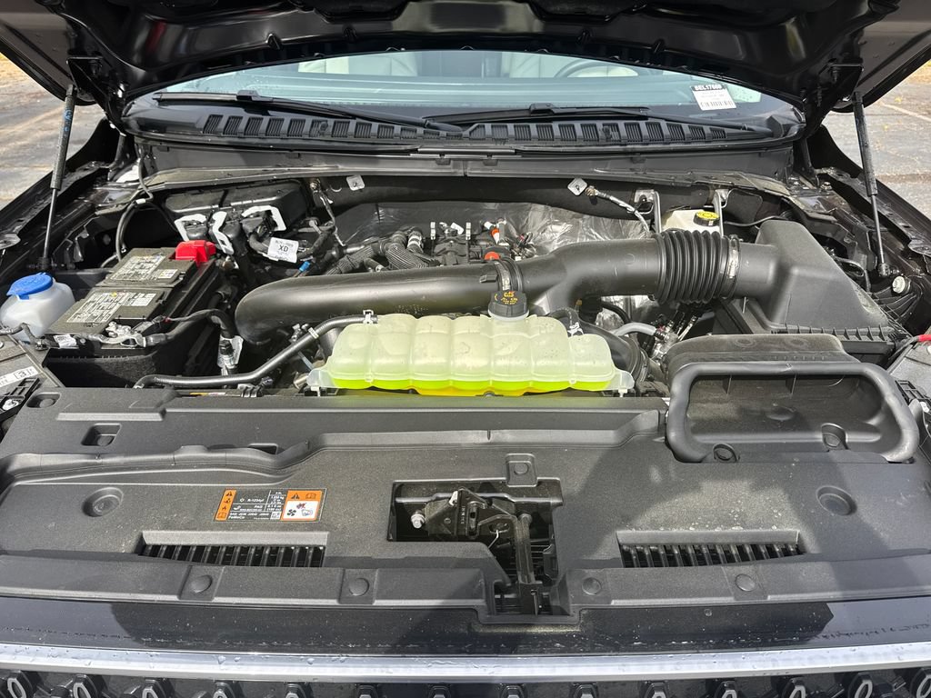 New 2025 Lincoln Navigator L Reserve AWD/4WD image 16