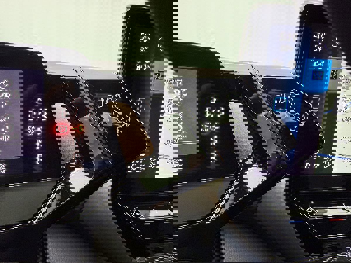 Used 2023 Volkswagen ID.4 Pro image 14