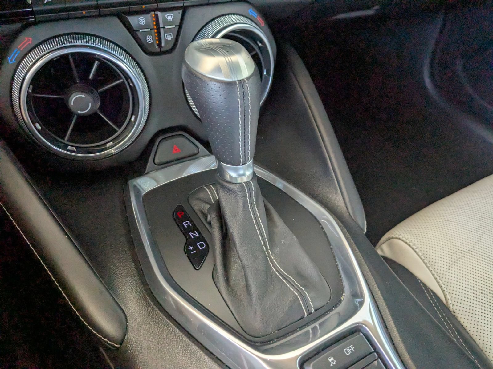 Used 2016 Chevrolet Camaro LT RWD image 17