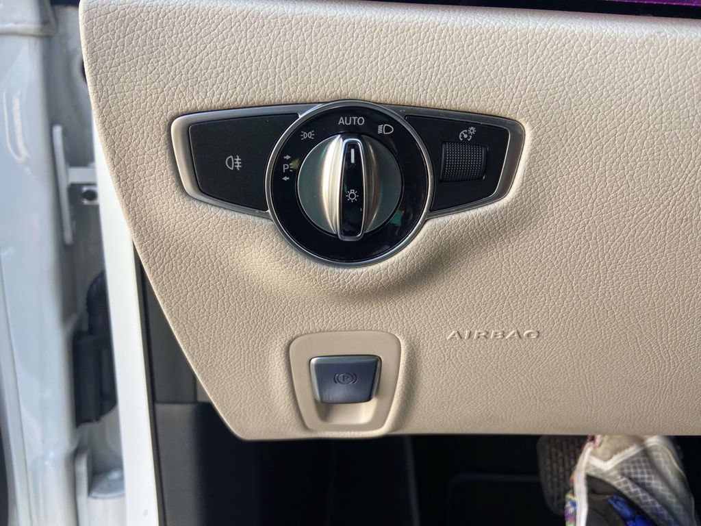 Used 2017 Mercedes-Benz E 300 4MATIC image 31