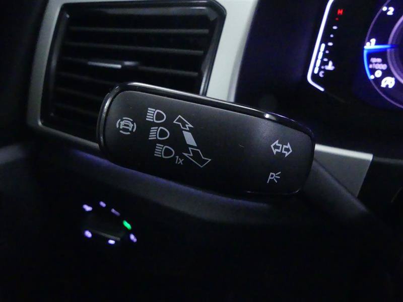 Used 2022 Volkswagen Atlas Cross Sport SEL R-Line AWD/4WD image 23