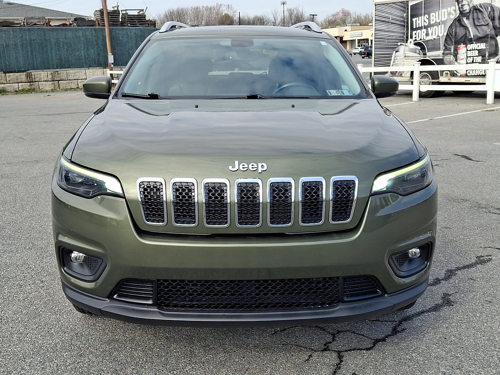 Used 2020 Jeep Cherokee Latitude Plus w/ Comfort/Convenience Group AWD/4WD image 2