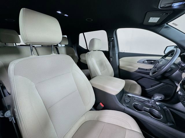 Used 2023 Chevrolet Traverse LS image 28