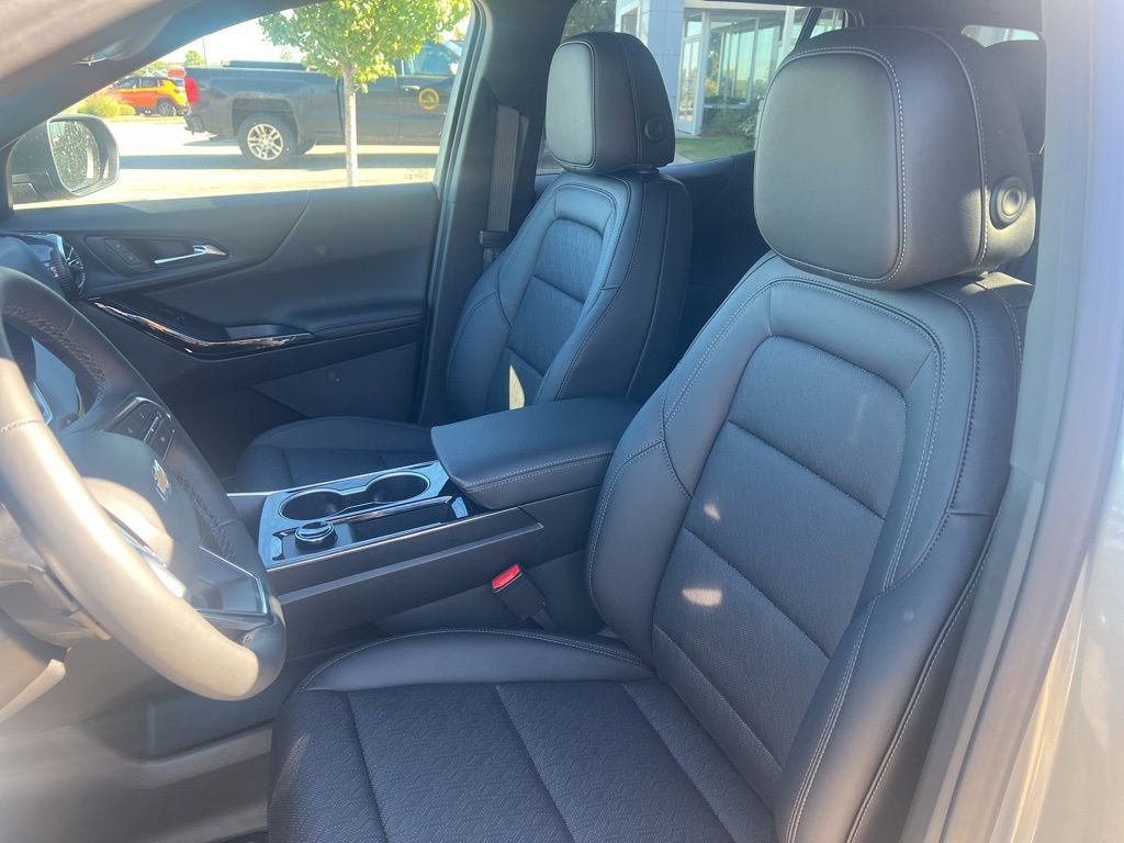 New 2026 Chevrolet Equinox LT w/ Convenience Package II image 17