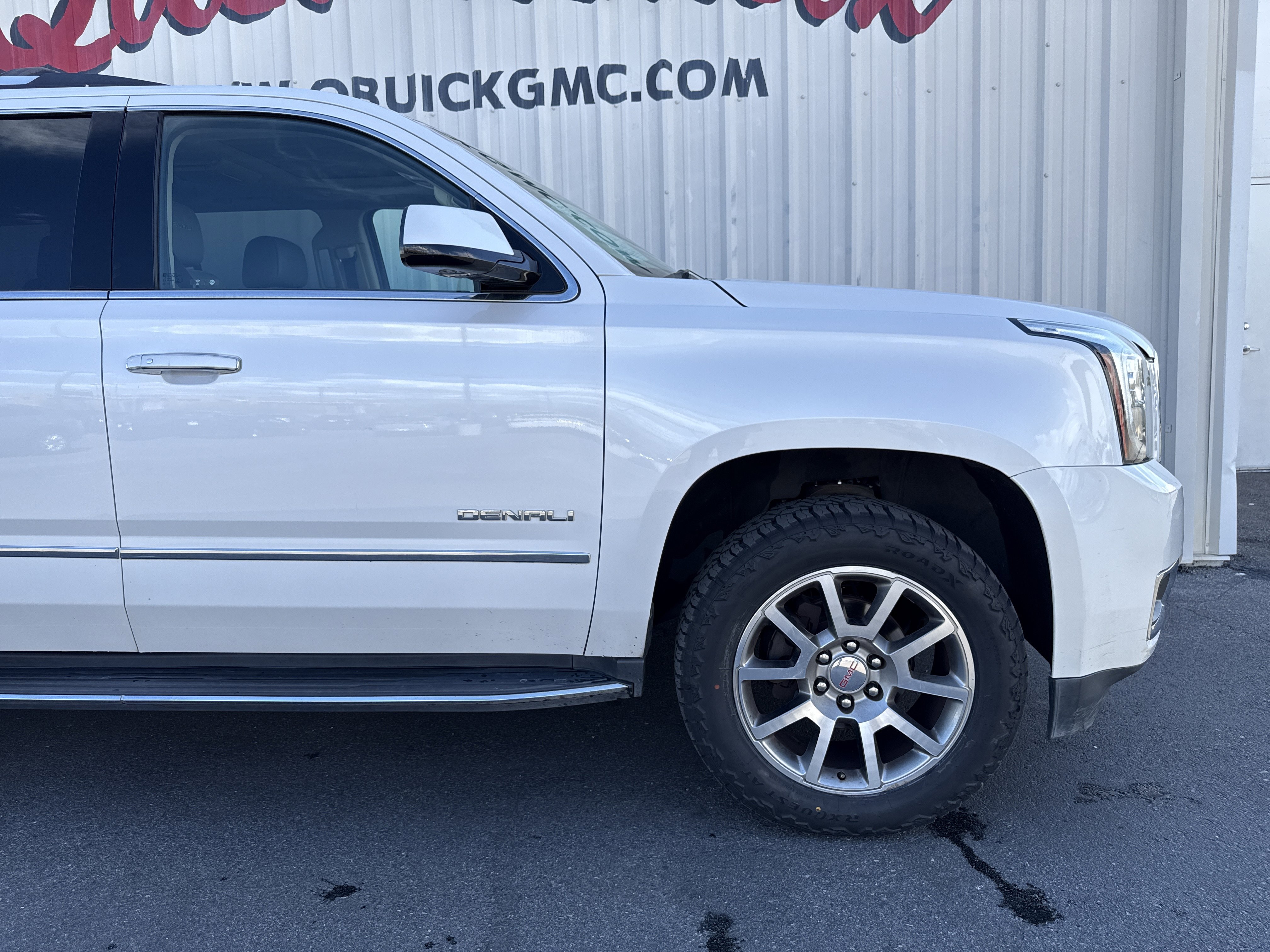 Used 2019 GMC Yukon Denali w/ Open Road Package image 33