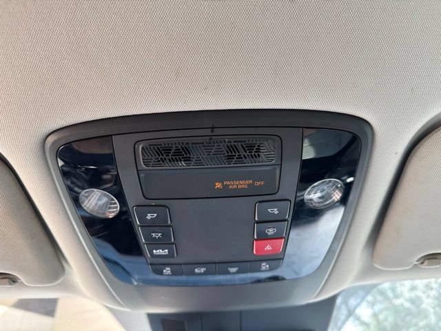 Used 2025 Kia Carnival EX FWD image 14