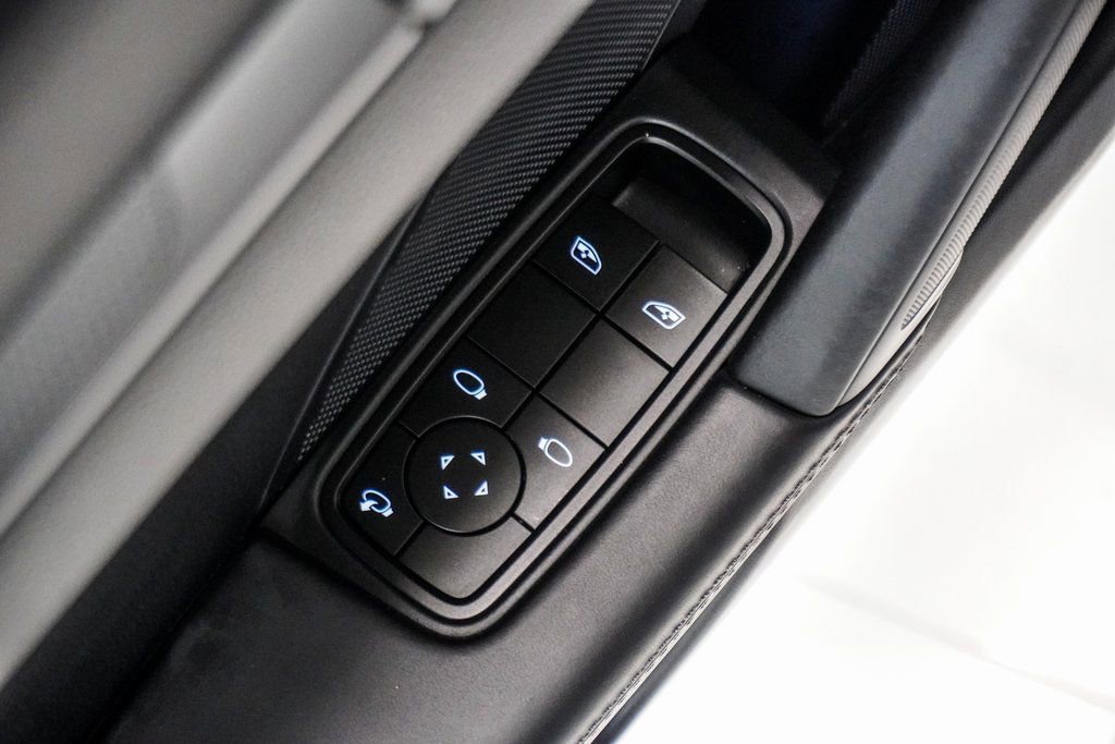 Used 2024 Porsche 911 Carrera RWD image 35