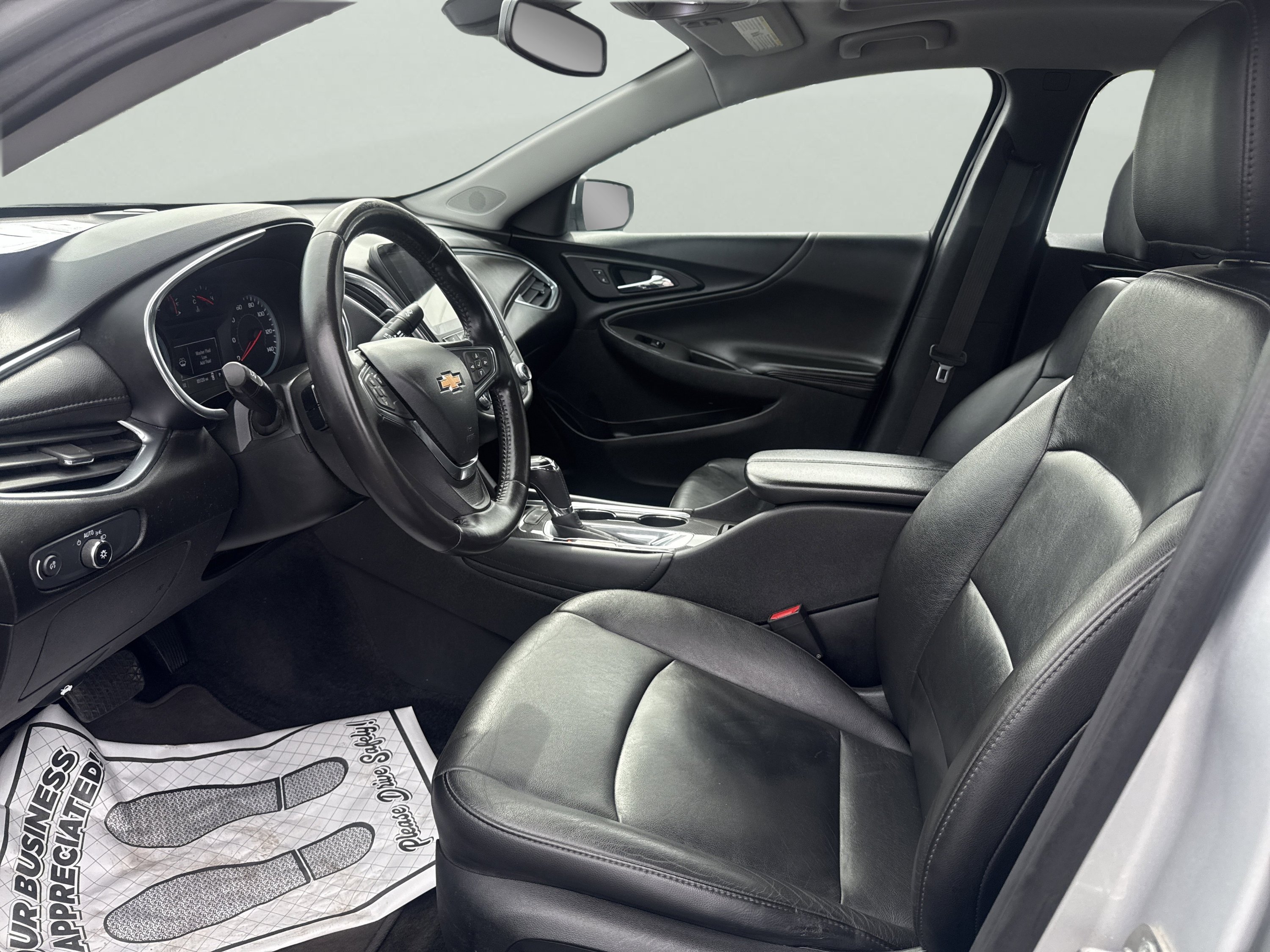 Used 2020 Chevrolet Malibu LT w/ Leather Package FWD image 16