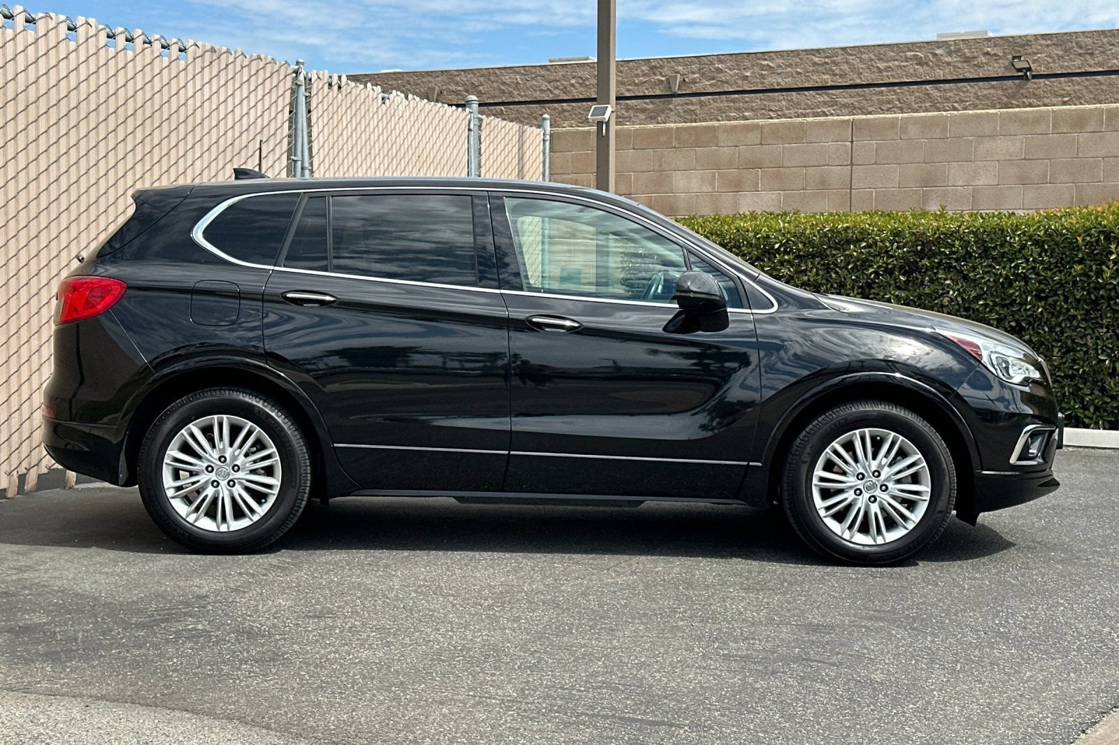 Certified 2017 Buick Envision Preferred FWD image 3