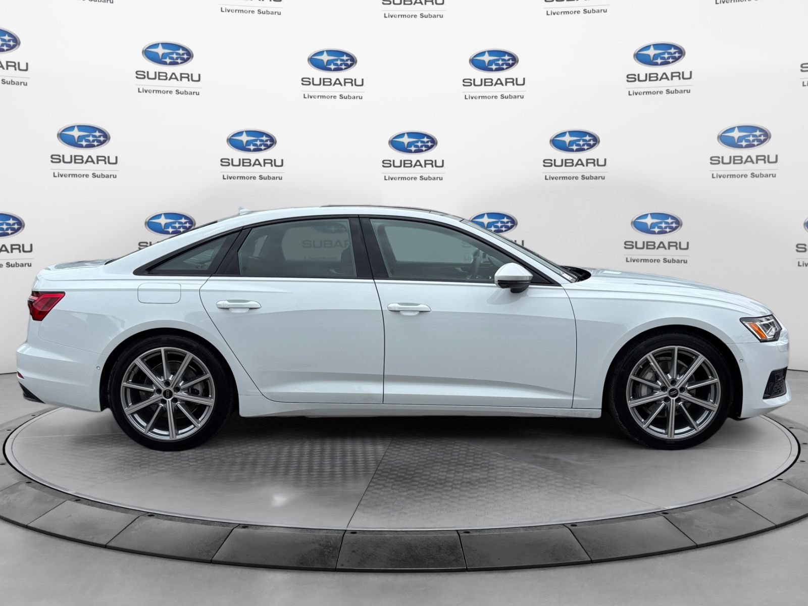 Used 2025 Audi A6 Premium Plus w/ Premium Plus Package AWD/4WD image 6