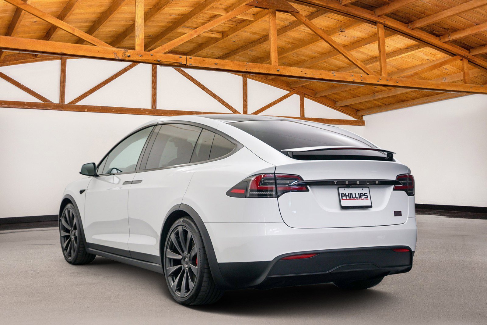 Used 2023 Tesla Model X Plaid image 3