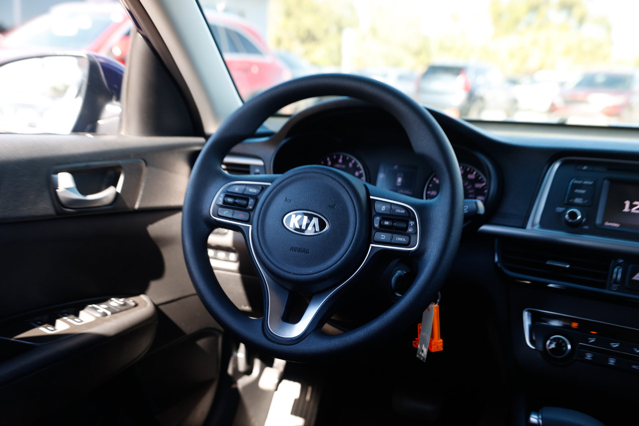 Used 2017 Kia Optima LX image 27