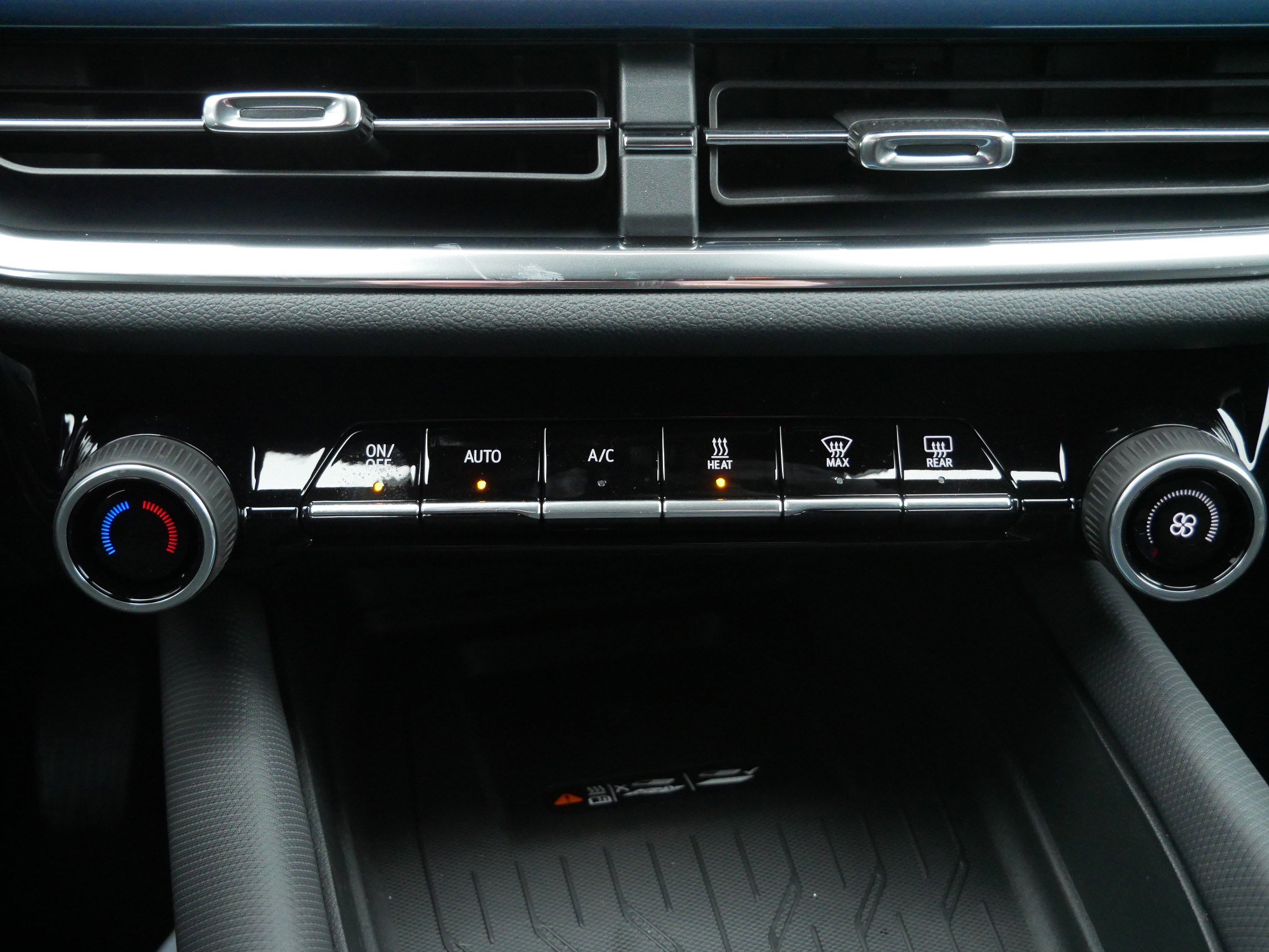 New 2026 Chevrolet Equinox EV LT image 8