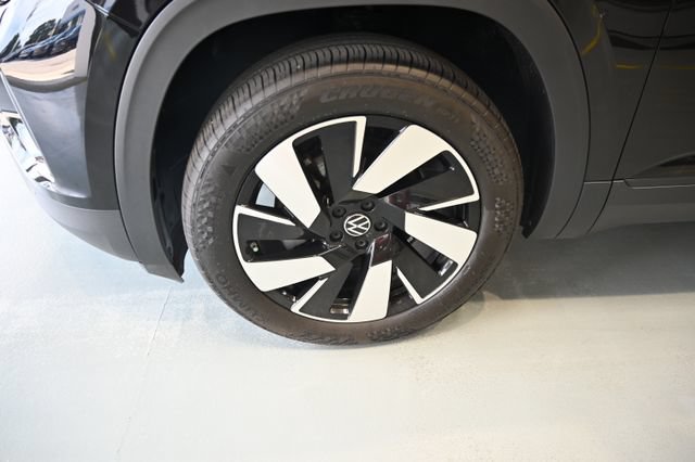 Used 2024 Volkswagen Atlas Cross Sport SE AWD/4WD image 31
