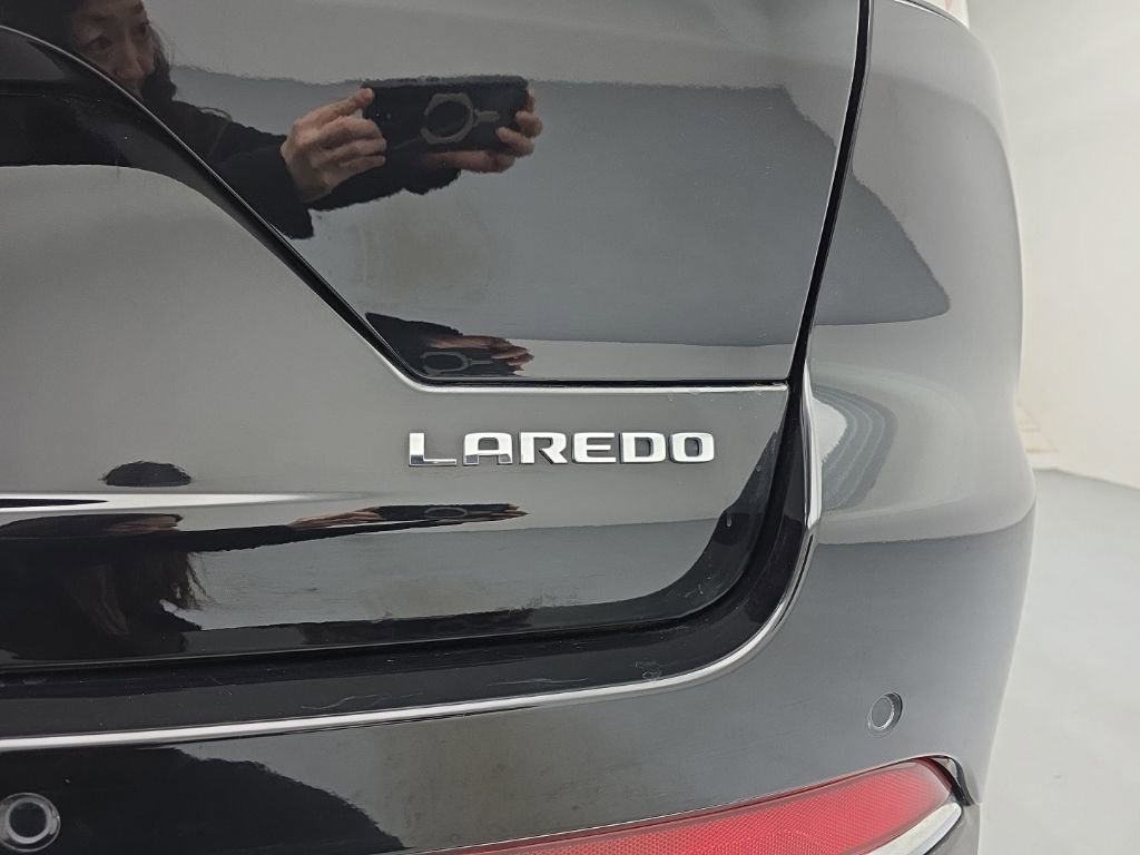 Used 2023 Jeep Grand Cherokee Laredo image 52