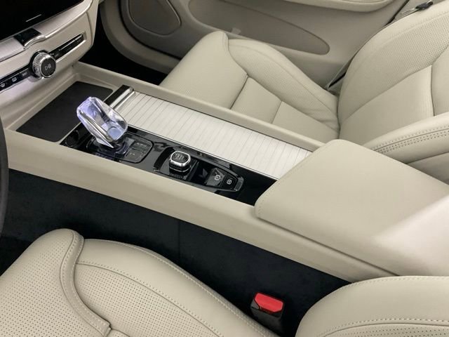 New 2026 Volvo XC60 B5 Ultra w/ Protection Package Premier image 17