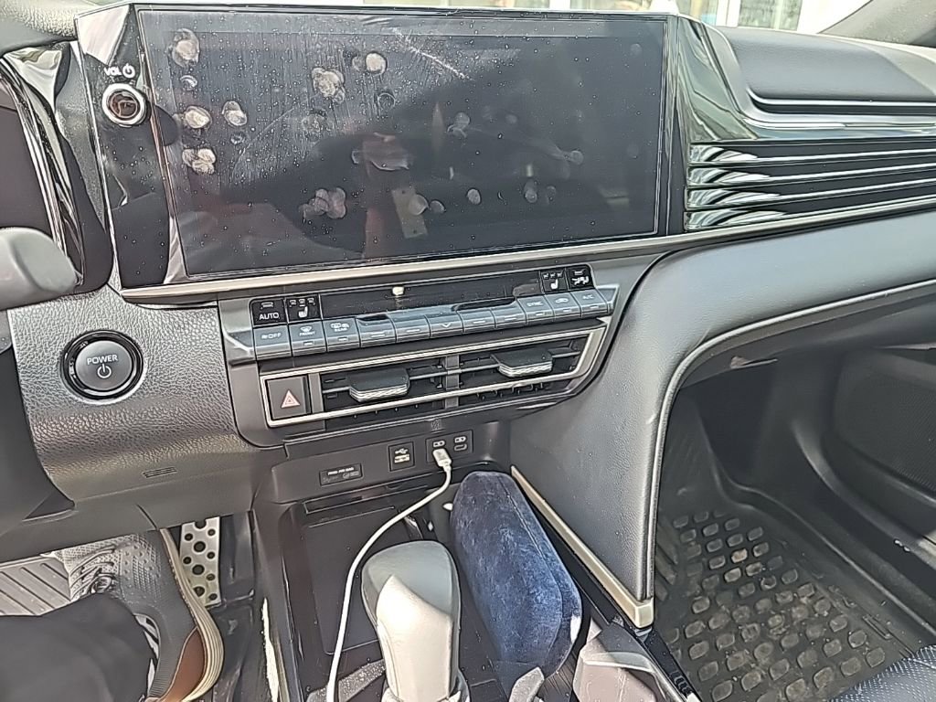 Used 2025 Toyota Camry XSE image 12