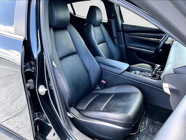 Used 2019 MAZDA MAZDA3 Hatchback FWD image 9