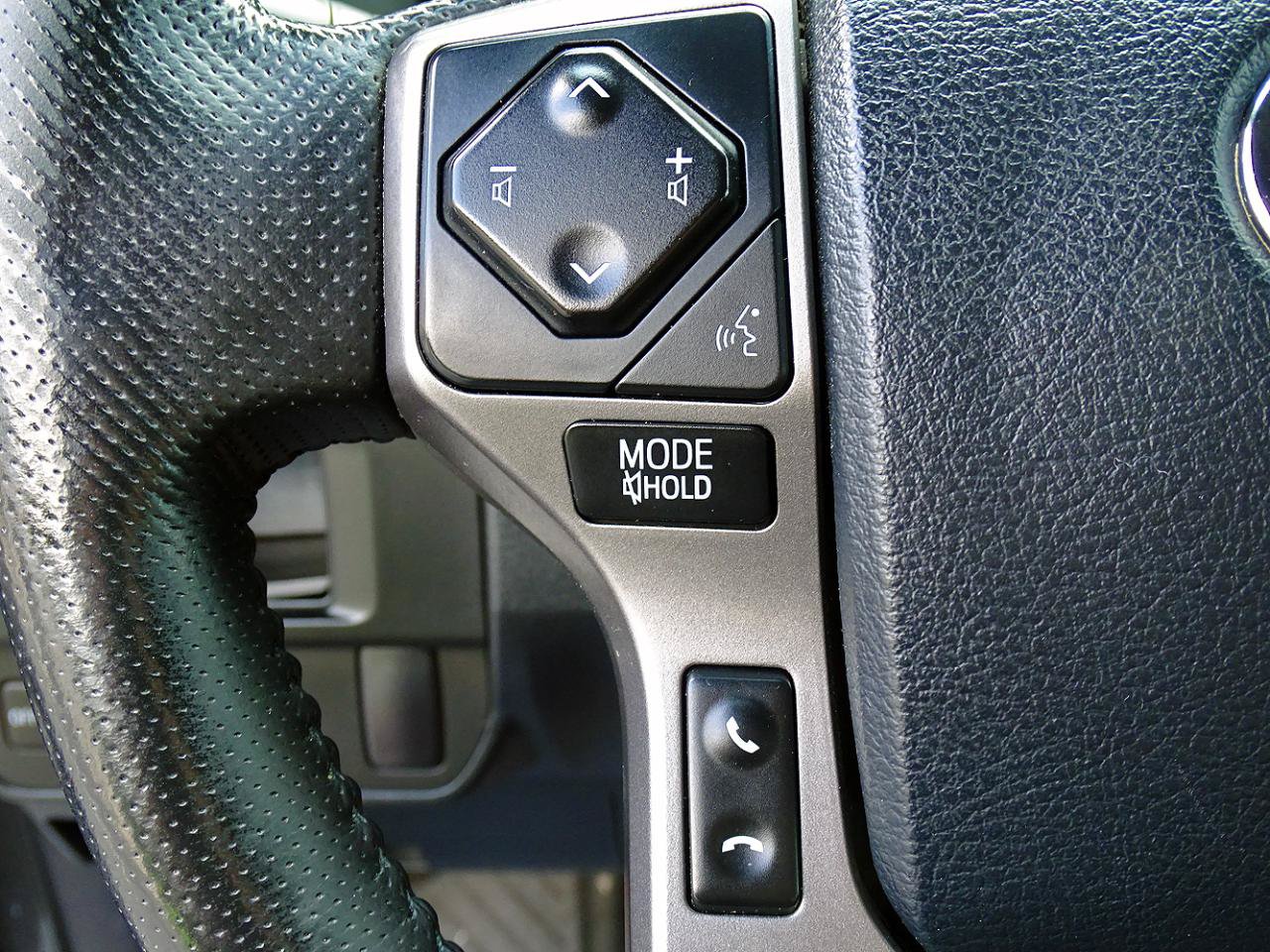 Used 2016 Toyota Tacoma Limited w/ Towing Package RWD image 24