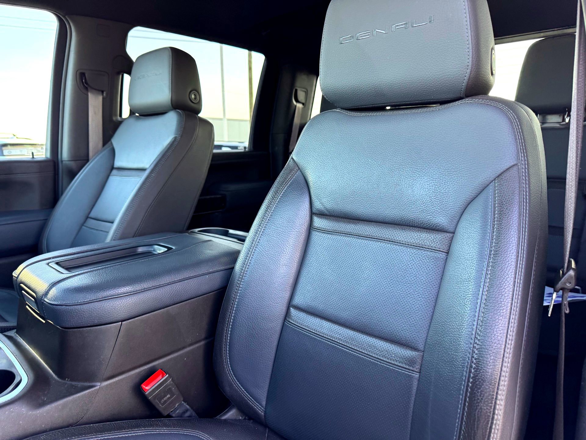 Used 2021 GMC Sierra 2500 Denali w/ Denali Ultimate Package image 13