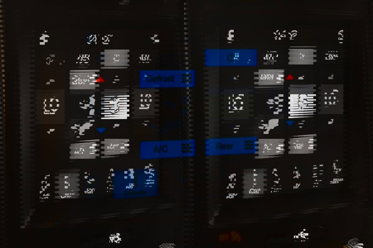 Used 2018 Ford Expedition Limited w/ Equipment Group 302A image 31