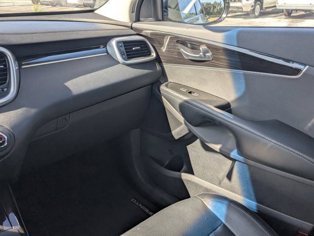 Used 2019 Kia Sorento EX image 15