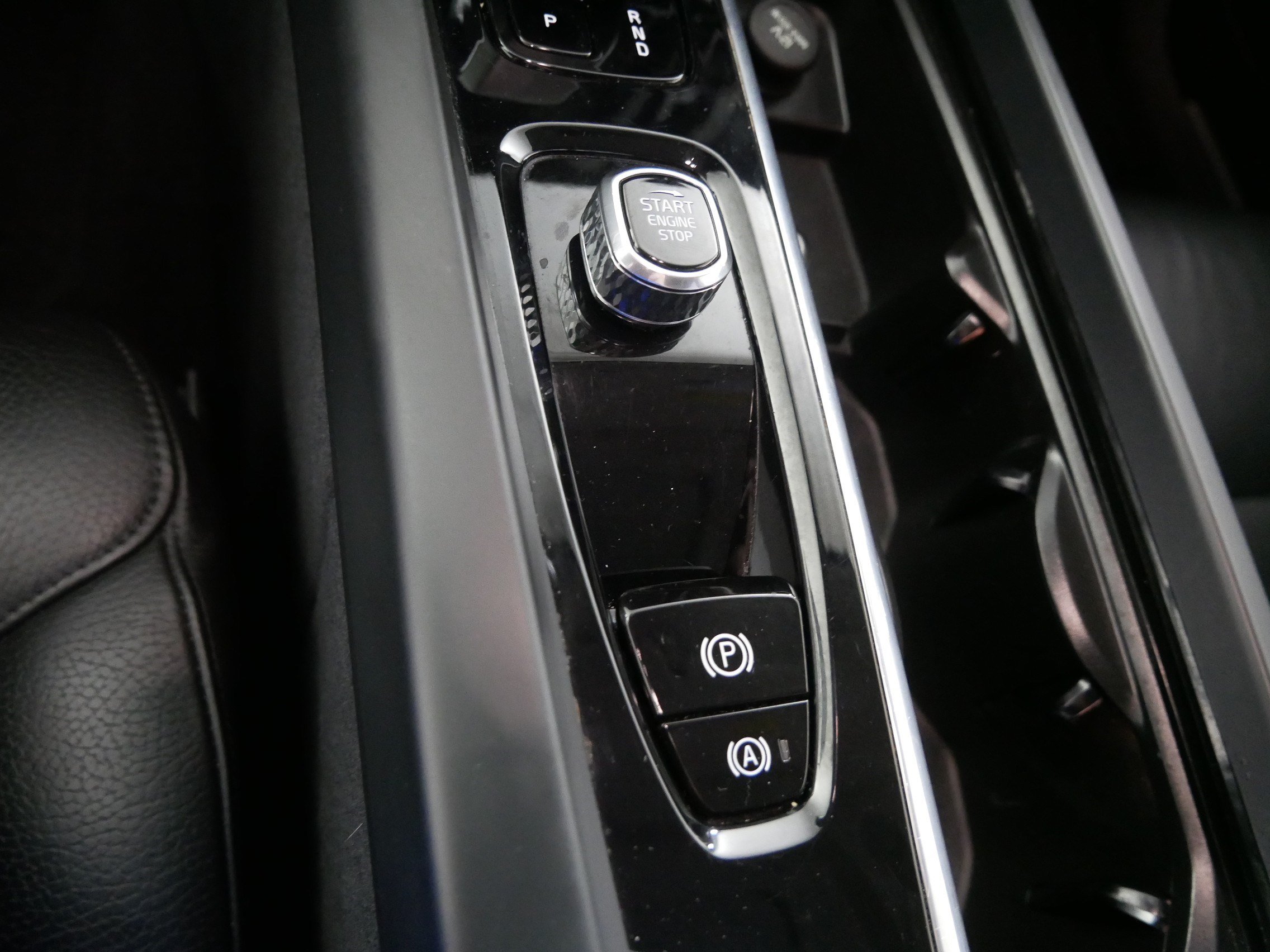 Used 2024 Volvo S60 B5 Plus AWD/4WD image 30