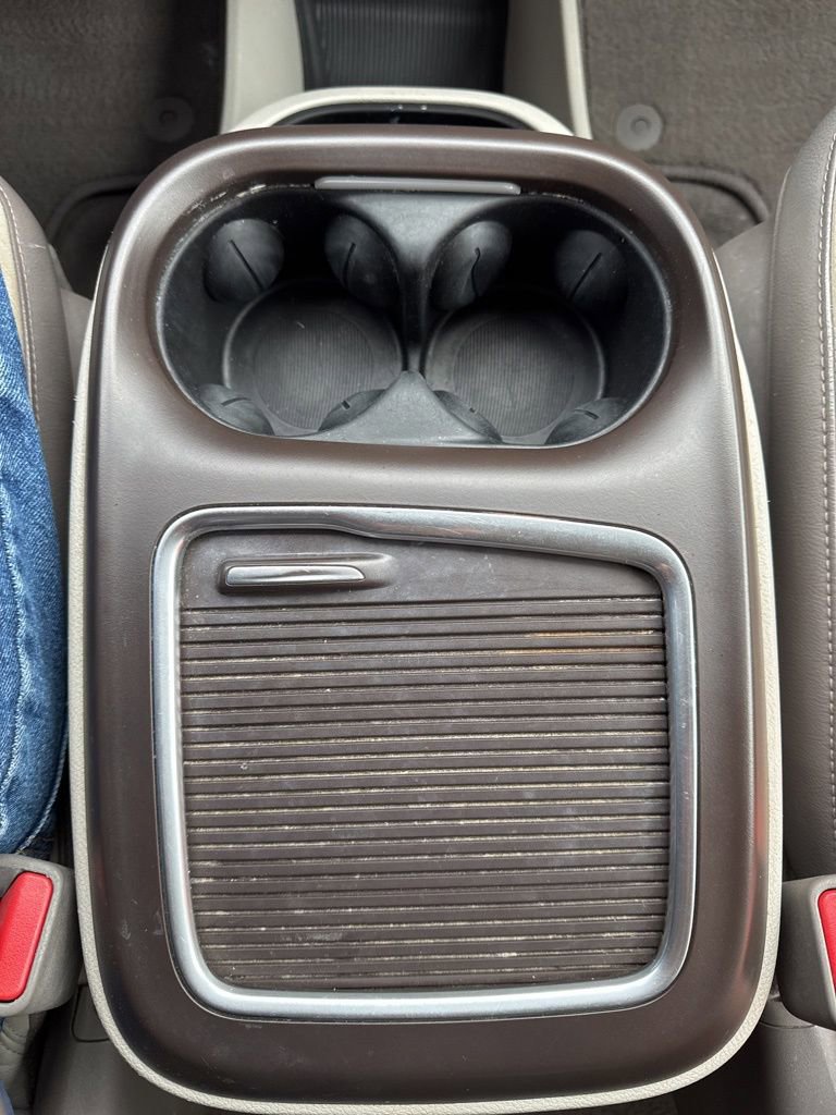 Used 2017 Chrysler Pacifica Touring-L Plus w/ Tire & Wheel Group image 36