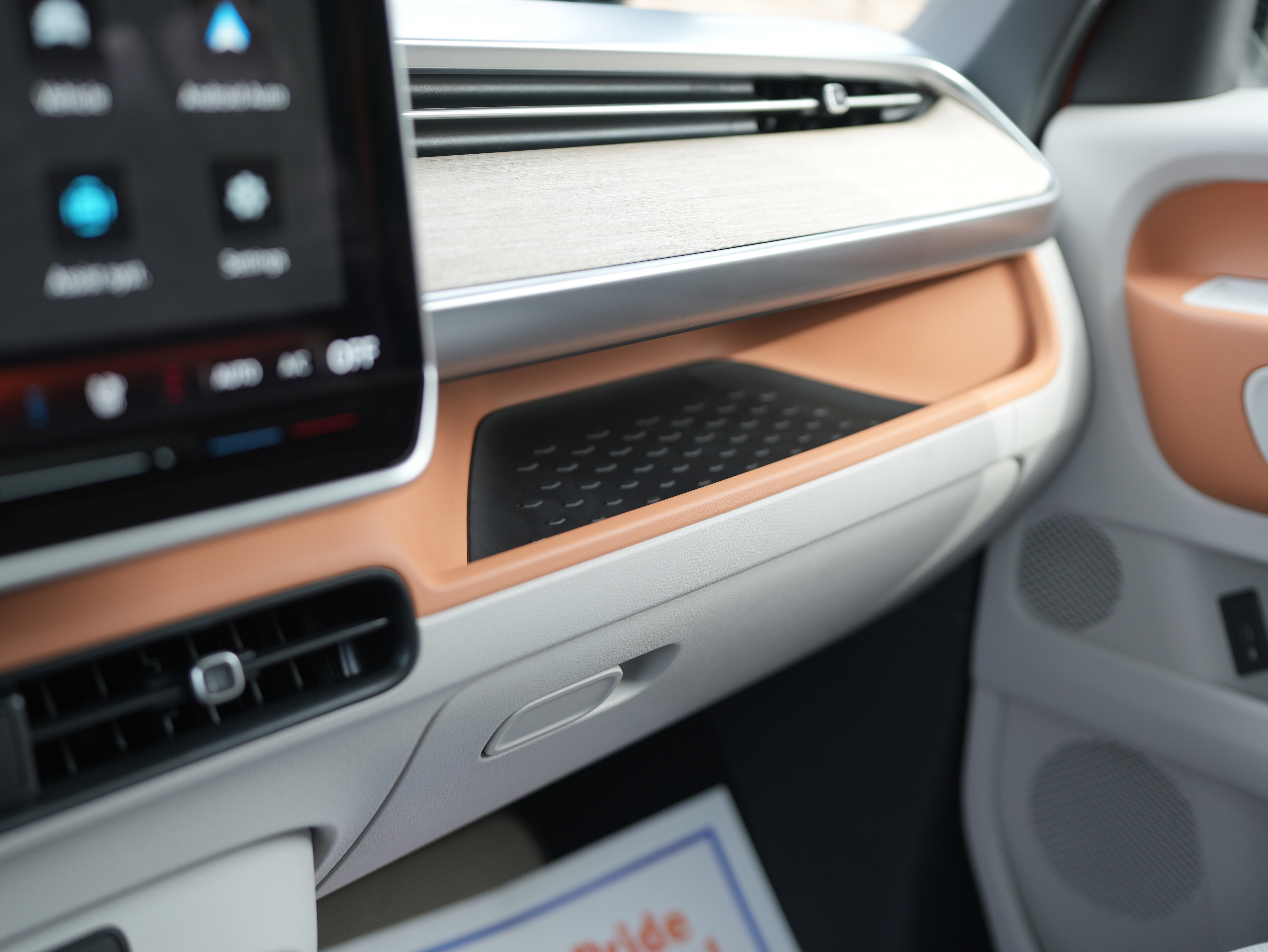 New 2025 Volkswagen ID. Buzz Pro S Plus image 37