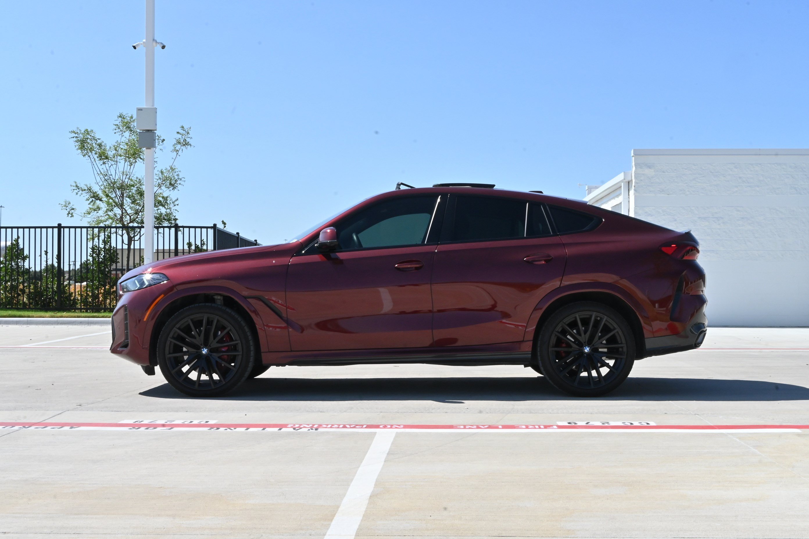 Certified 2026 BMW X6 xDrive40i w/ Climate Comfort Package AWD/4WD image 6
