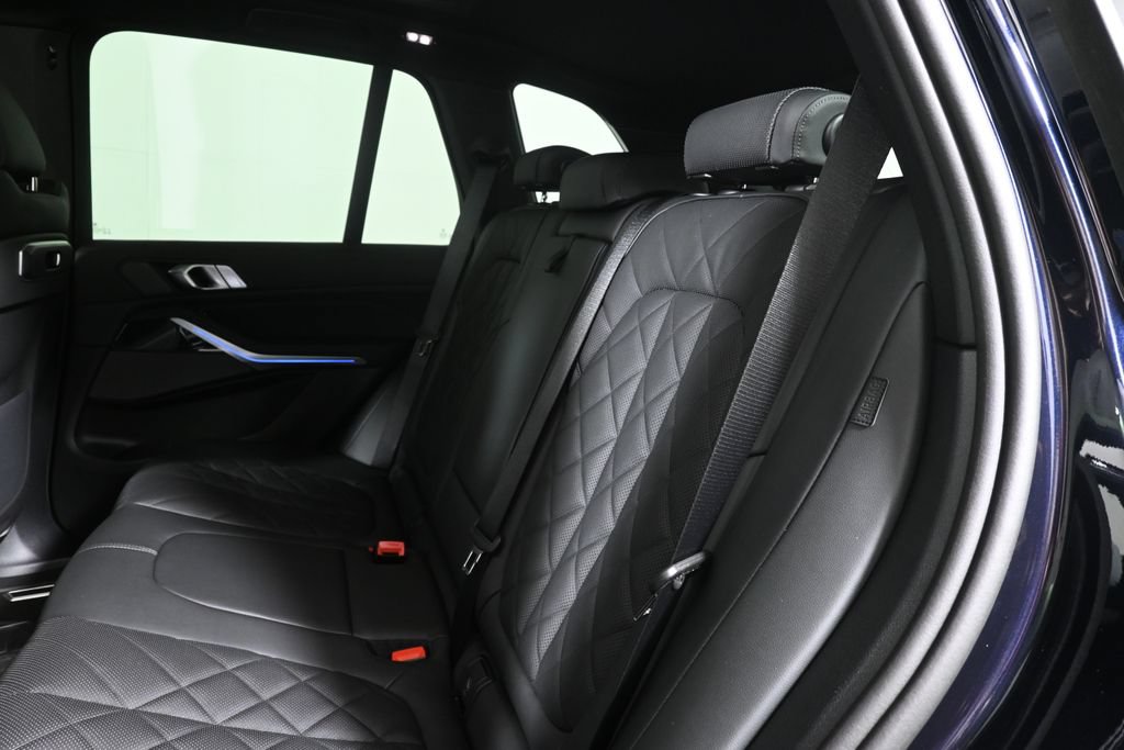 New 2026 BMW X5 xDrive50e w/ M Sport Package AWD/4WD image 4