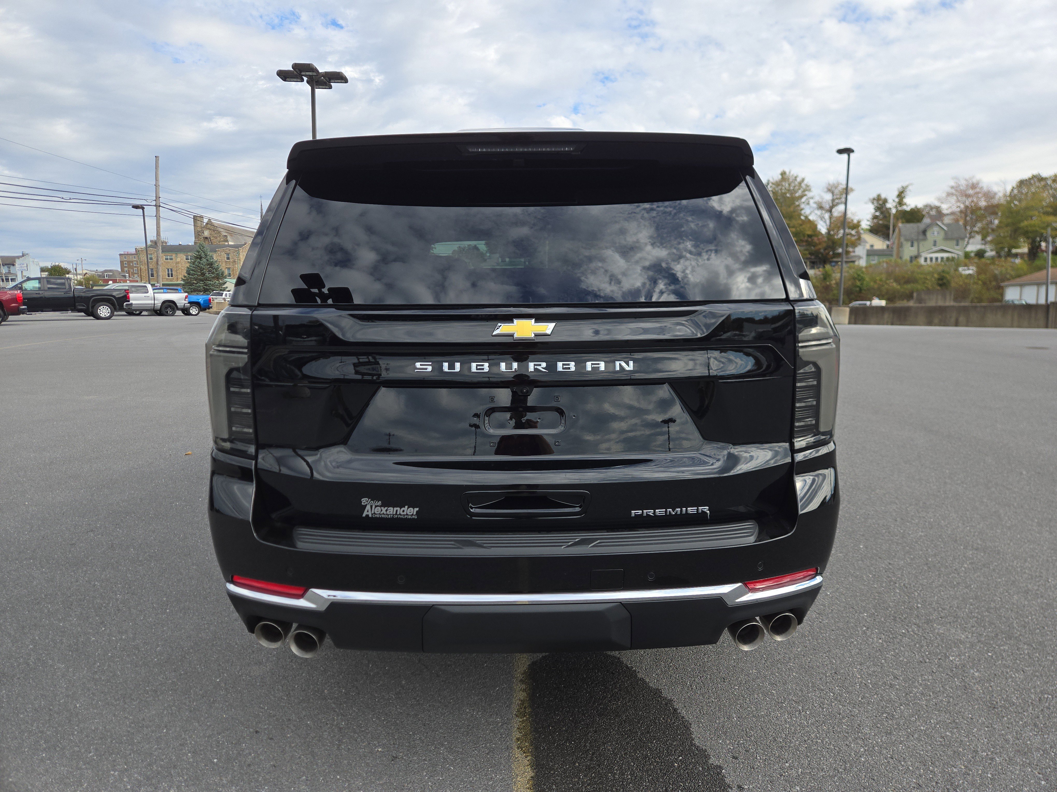 New 2026 Chevrolet Suburban Premier image 4